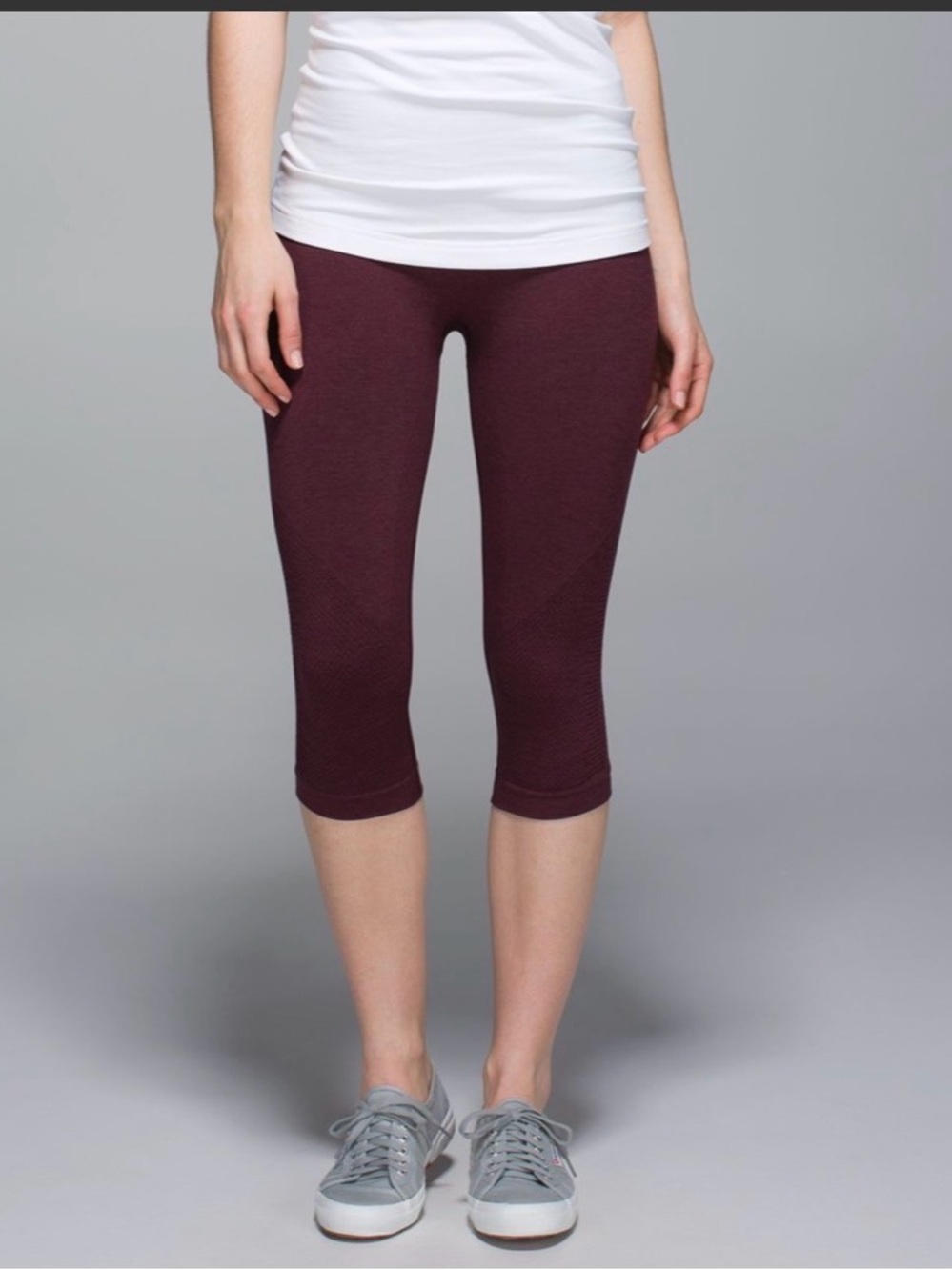 Lululemon In The Flow Crop II Purple Activewear Capri Leggings Women’s Sz 6